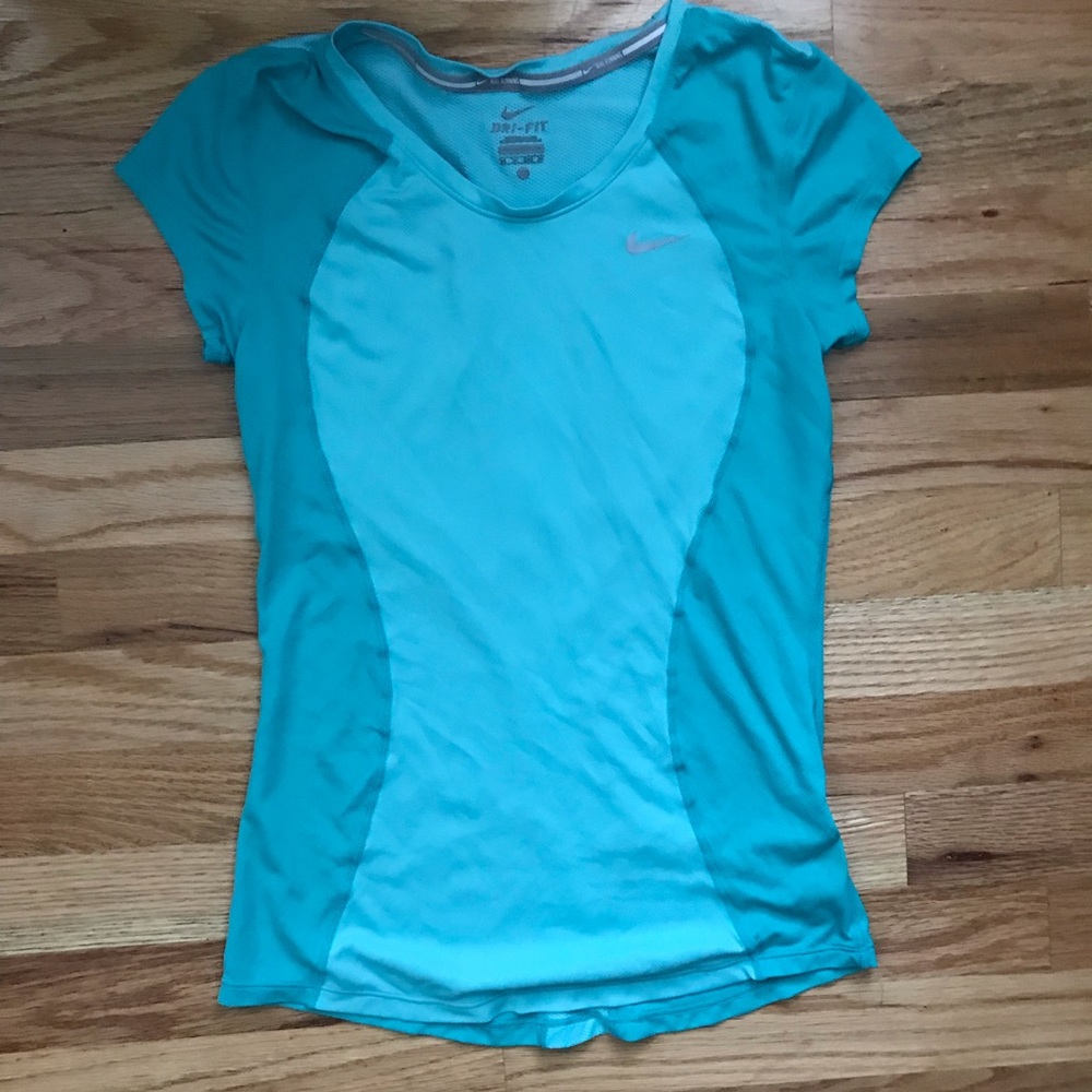 NIKE drifit Tee